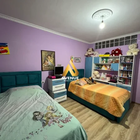 Tirane, shitet apartament 2+1 Kati 5, 114 m² 175.000 € (rruga rexhep shala)