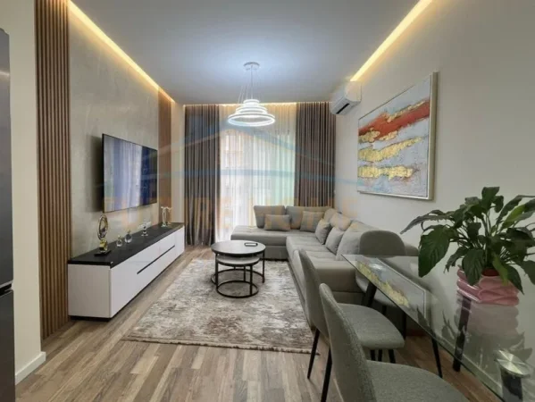Tirane, jepet me qera apartament 1+1 , 71 m² 900 € (Rruga e Kosovarëve)