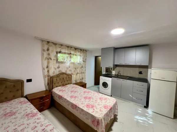 Tirane, jepet me qera garsonier 1+1 Kati 1, 18 m² 160 € (Rruga Mihal Grameno)