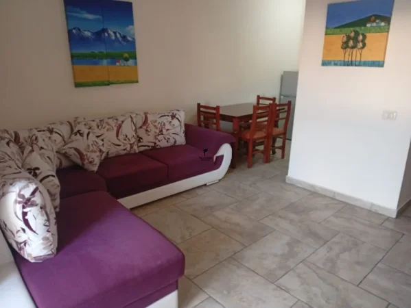 Tirane, jepet me qera apartament 1+1 Kati 4, 60 m² 380 € (YZBERISHT)