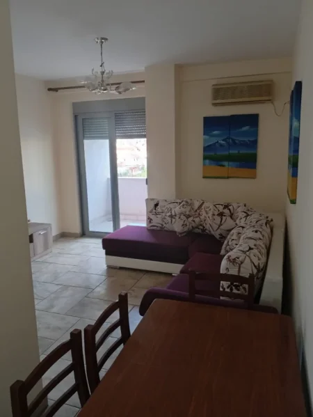 Tirane, jepet me qera apartament 1+1 Kati 4, 60 m² 380 € (YZBERISHT)