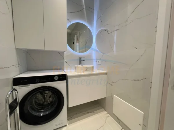 Tirane, shitet apartament 2+1+Ballkon Kati 9, 94 m² 310.000 € (Rruga Mine Peza)