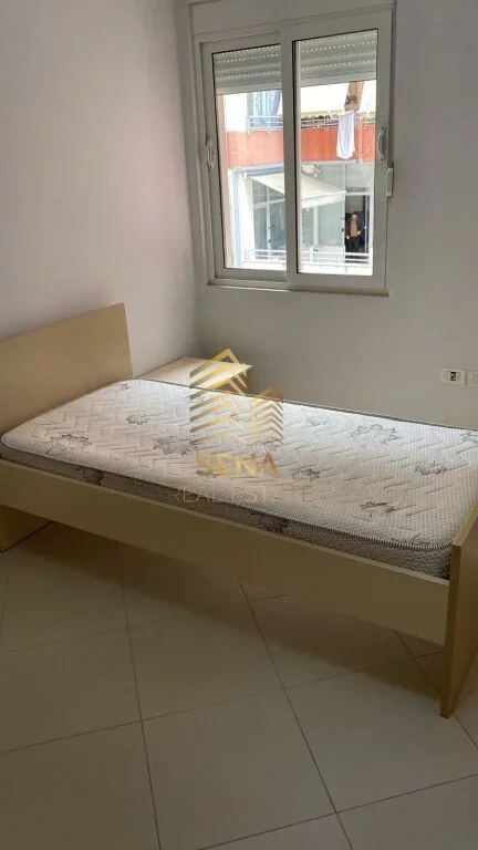 Tirane, jepet me qera apartament 2+1+Ballkon Kati 3, 96 m² 540 € (Selite)