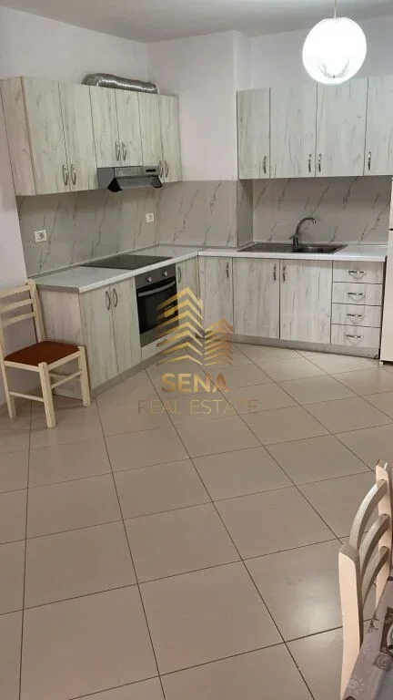 Tirane, jepet me qera apartament 2+1+Ballkon Kati 3, 96 m² 540 € (Selite)