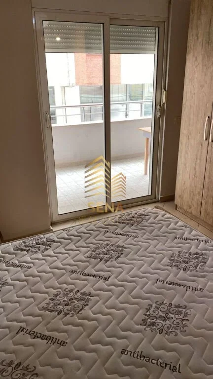 Tirane, jepet me qera apartament 2+1+Ballkon Kati 3, 96 m² 540 € (Selite)