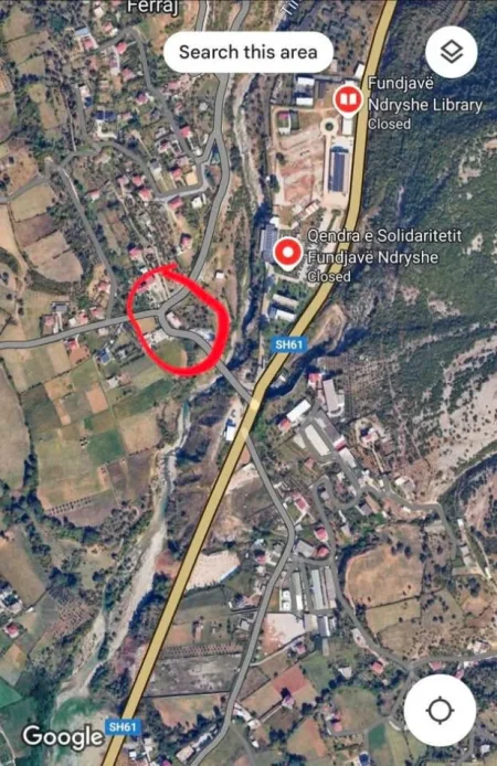 Tirane, shitet truall , 3.000 m² 570.000 € (rruga e arberit)