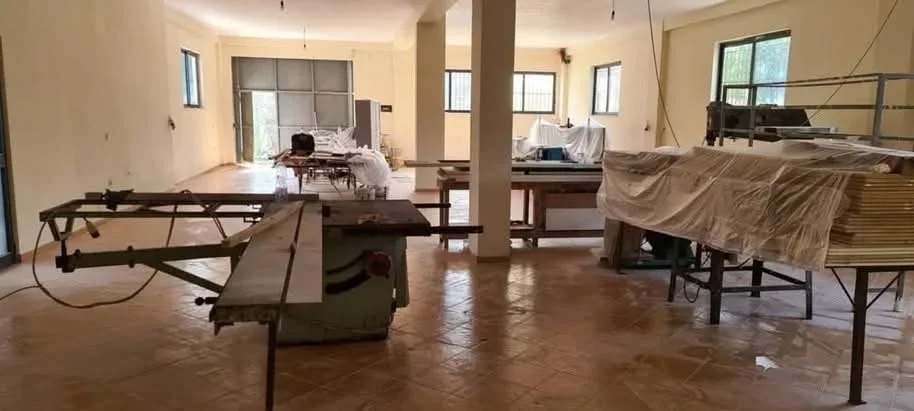 Tirane, shitet truall , 3.000 m² 570.000 € (rruga e arberit)