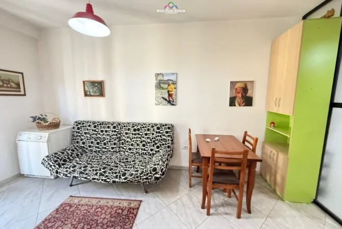 Tirane, jepet me qera apartament 1+1 Kati 4, 55 m² 520 € (Rruga e Elbasanit)