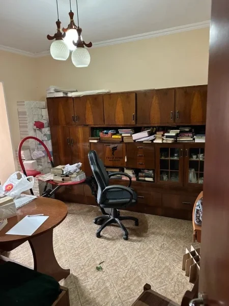 Tirane, shitet apartament 2+1 Kati 2, 73 m² 135.000 € (XHAMLLIKU)