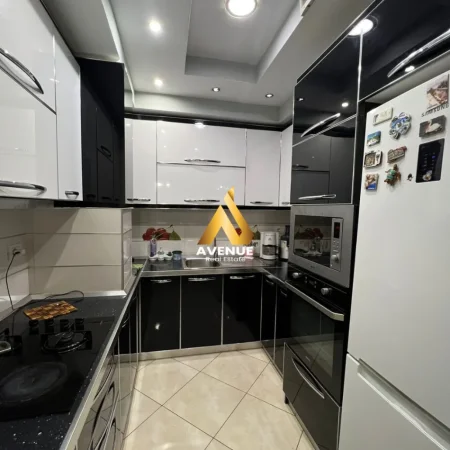 Tirane, shitet 2+1 Kati 5, 114 m² 175.000 € (Rruga rexhep shala)