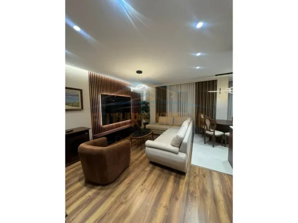 Tirane, shitet apartament 2+1 Kati 4, 102 m² 250.000 € (Rruga Mine Peza)