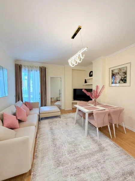 Tirane, jepet me qera apartament 2+1 , 90 m² 1.200 € (rruga e Kosovareve)