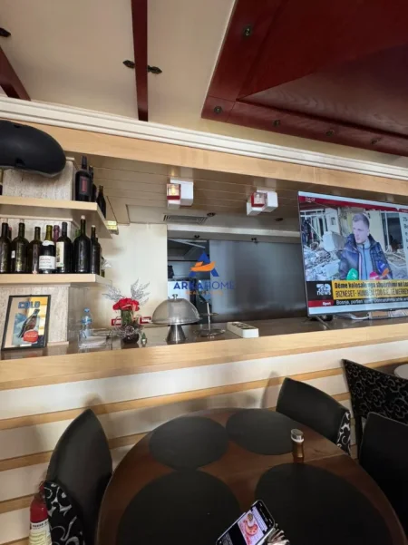 Tirane, jepet me qera hotel Kati 1, 600 m² 12.500 € 
