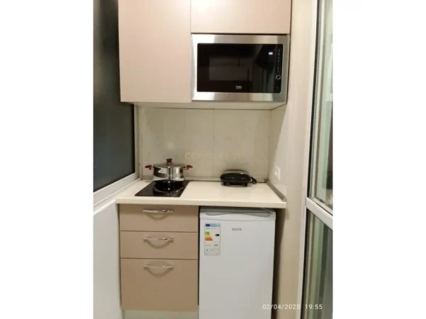 Tirane, jepet me qera apartament 1+1 Kati 3, 500 € 