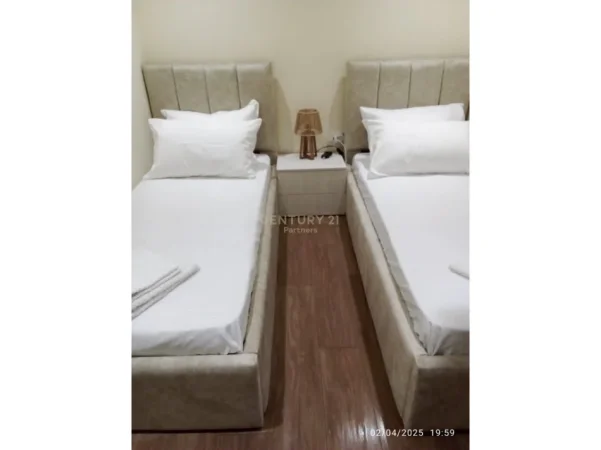 Tirane, jepet me qera apartament 1+1 Kati 3, 500 € 