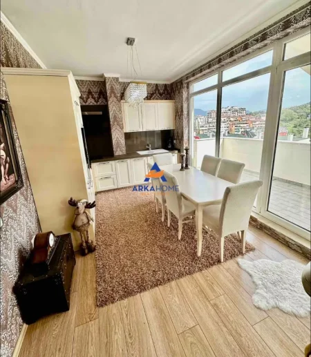 Tirane, jepet me qera apartament Dublex Kati 4, 200 m² 1.200 € 