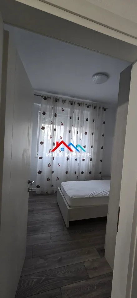 Tirane, jepet me qera apartament 2+1+Ballkon Kati 3, 83 m² 625 € (RRUGA HAMDI SINA,LIQENI I THATE)