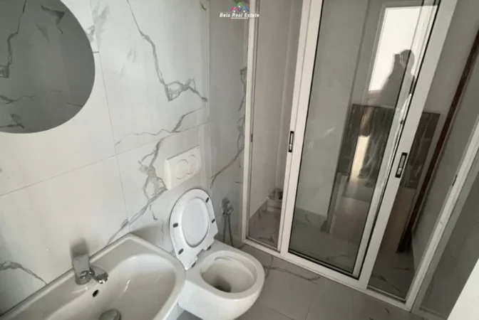 Tirane, jepet me qera dyqan Kati 1, 70 m² 730 € (Rruga Kastriotet)