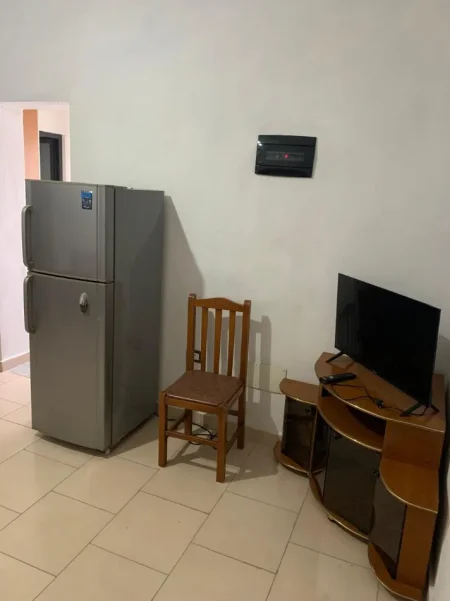 Durres, jepet me qera shtepi 1+1 Kati 1, 60 m² 220 € 