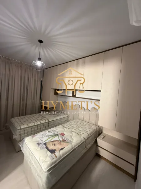 Tirane, jepet me qera apartament 2+1+Ballkon , 700 € (River Residence)