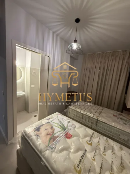 Tirane, jepet me qera apartament 2+1+Ballkon , 700 € (River Residence)