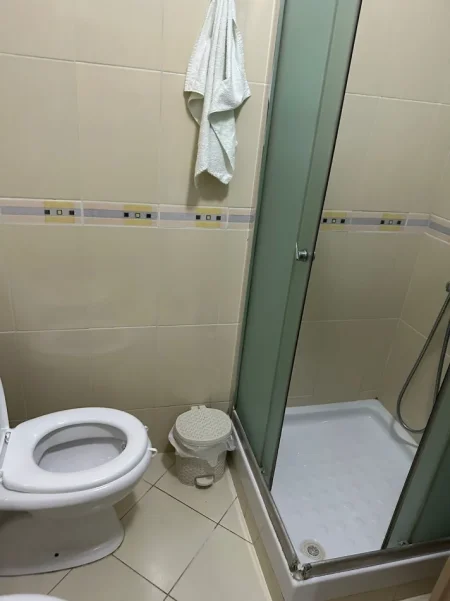 Tirane, jepet me qera apartament 2+1 Kati 3, 85 m² 58000 leke (jordan misja)