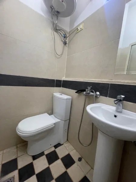 Tirane, jepet me qera garsonier 1+1 Kati 1, 40 m² 350 € (concod center)