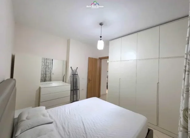 Tirane, jepet me qera apartament 1+1+Ballkon Kati 7, 62 m² 420 € (astir)