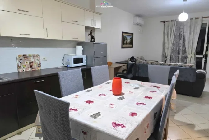 Tirane, jepet me qera apartament 1+1+Ballkon Kati 7, 62 m² 420 € (astir)