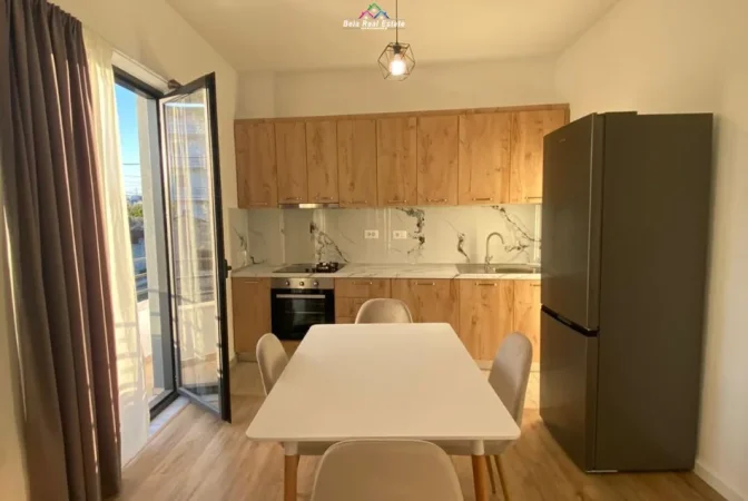 Tirane, jepet me qera Vile 2+1 Kati 2, 85 m² 480 € (babrru)