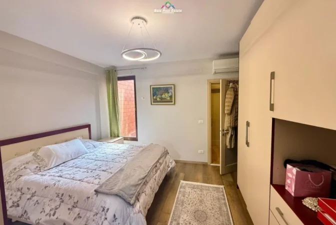 Tirane, shes apartament 3+1 Kati 2, 120 m² 345.000 € (kopshti botanik)