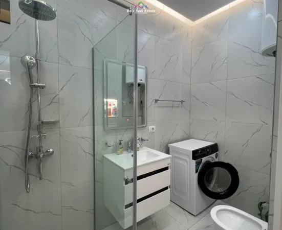 Tirane, jepet me qera apartament 1+1+Ballkon Kati 4, 70 m² 900 € (kosovareve)