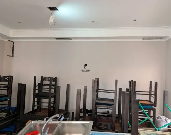 Tirane, jepet me qera lokal Kati 0, 95 m² 1.700 € (BLLOKU)