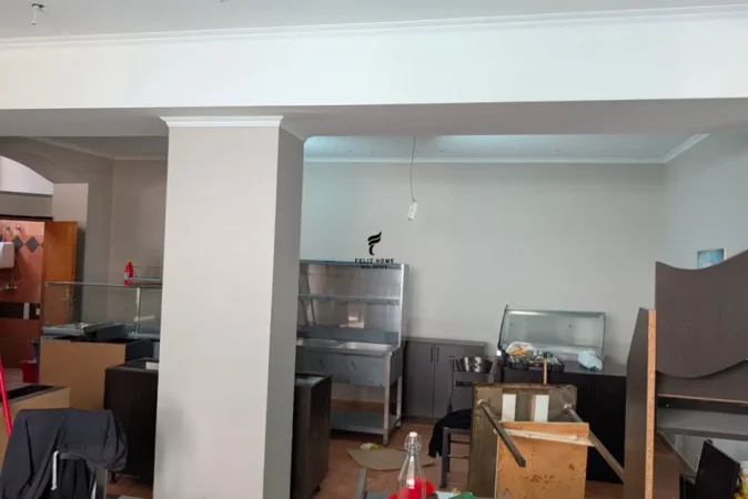 Tirane, jepet me qera lokal Kati 0, 95 m² 1.700 € (BLLOKU)