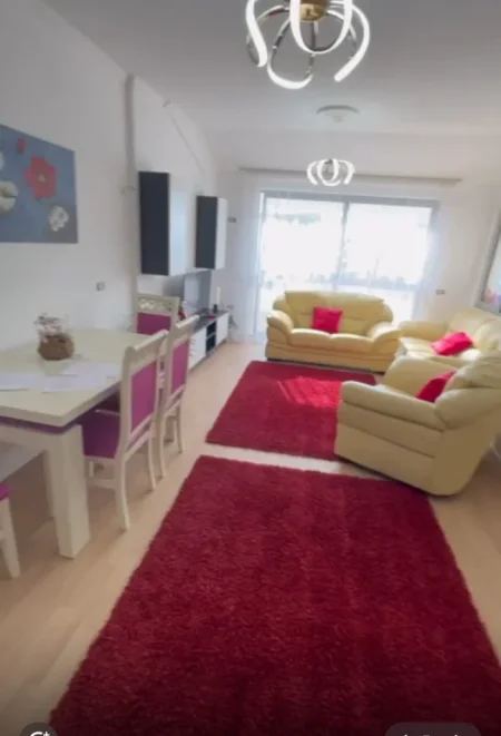 Tirane, shes apartament 2+1+Ballkon Kati 7, 90 m² 137.000 € (Fresku te Market Xhangolli)