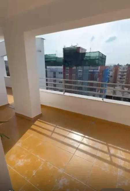 Tirane, shes apartament 2+1+Ballkon Kati 7, 90 m² 137.000 € (Fresku te Market Xhangolli)