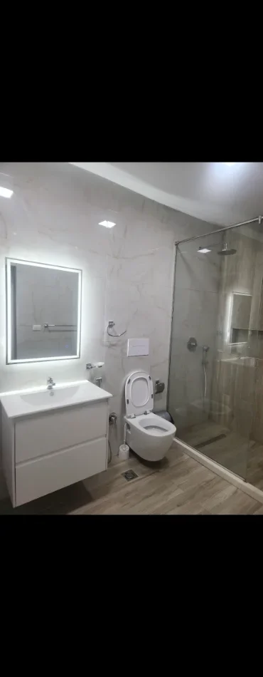 Tirane, jepet me qera apartament 1+1 Kati 2, 65 m² 650 € (Pallati i tatimeve)
