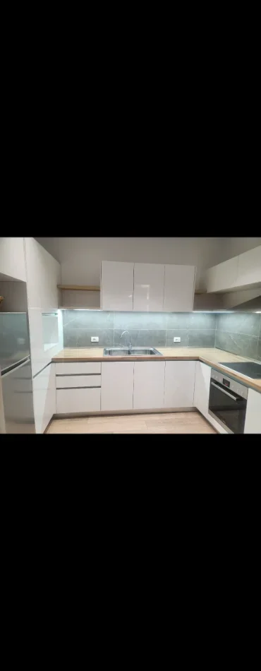 Tirane, jepet me qera apartament 1+1 Kati 2, 65 m² 650 € (Pallati i tatimeve)