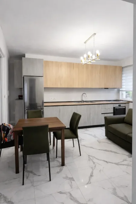 Tirane, jepet me qera apartament 2+1+Ballkon Kati 3, 83 m² 650 € (Liqeni i Thate, Tirane)