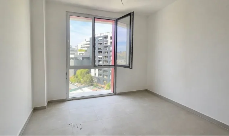 Tirane, jepet me qera ambjent biznesi Kati 5, 148 m² 900 € (Farmacia 10)