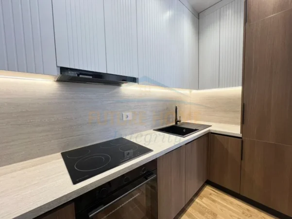 Tirane, shitet apartament 2+1+Ballkon Kati 9, 94 m² 310.000 € (Rruga Mine Peza)