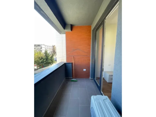 Tirane, jepet me qera apartament 1+1+Ballkon Kati 3, 70 m² 750 € (Rruga e Elbasanit)