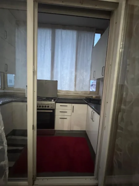 Tirane, jepet me qera apartament 2+1 , 89 m² 600 € (Komuna Parisit)