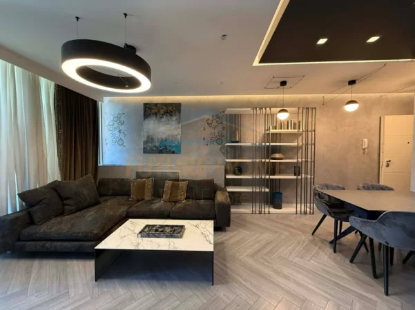 Tirane, shitet apartament 2+1+Ballkon Kati 4, 105 m² 300.000 € (Don Bosko)