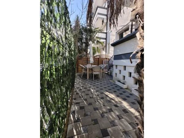 Gjiri Lalezit | Hamallaj, shitet apartament 1+1+Ballkon Kati 1, 50 m² 107.000 € (Gjiri i Lalzit)