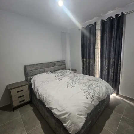 Tirane, jepet me qera apartament 2+1 Kati 3, 98 m² 500 € 