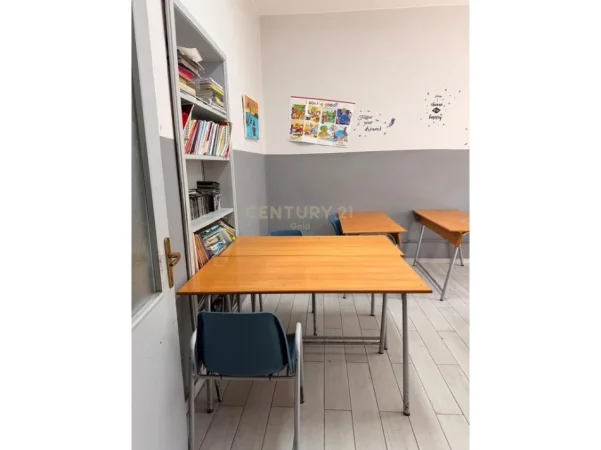 Tirane, jepet me qera ambjent biznesi Kati 3, 98 m² 850 € 