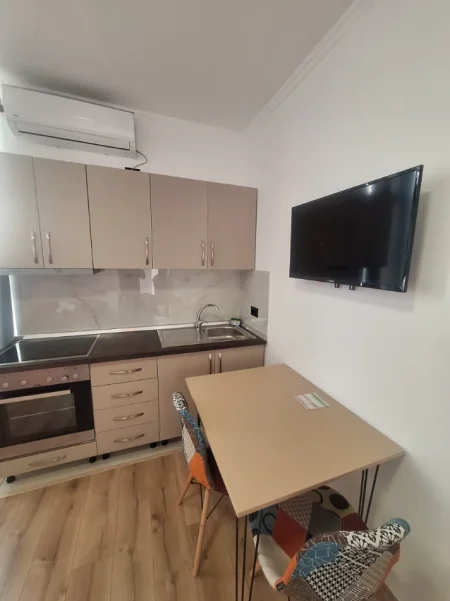 Tirane, jepet me qera garsonier 1+1 Kati 7, 30 m² 400 € 
