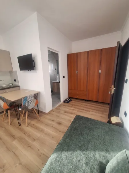 Tirane, jepet me qera garsonier 1+1 Kati 7, 30 m² 400 € 