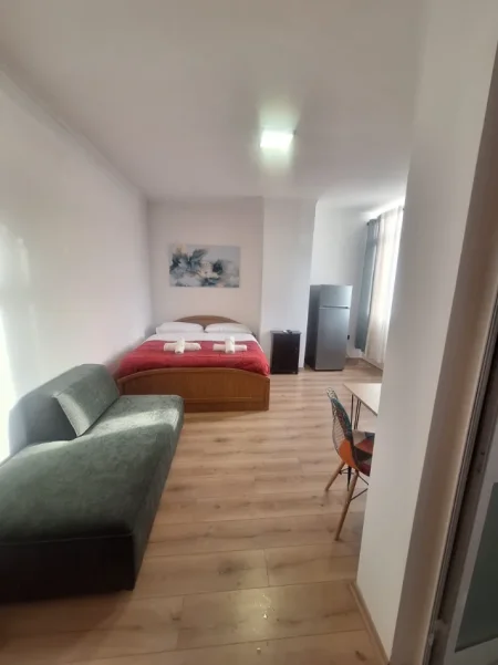 Tirane, jepet me qera garsonier 1+1 Kati 7, 30 m² 400 € 